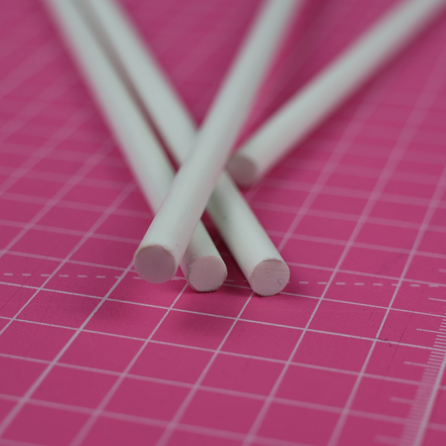 Prút zo sklolaminátu - 4 mm x 20 cm
